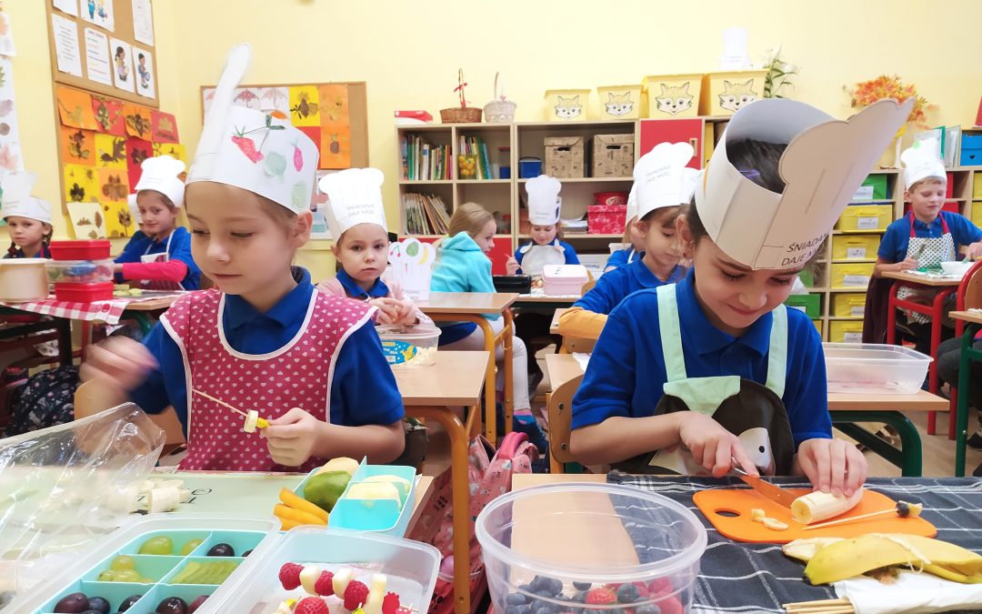 Smaczne, zdrowe, kolorowe drugie śniadanie w klasach 1a oraz 3a i 3b SP