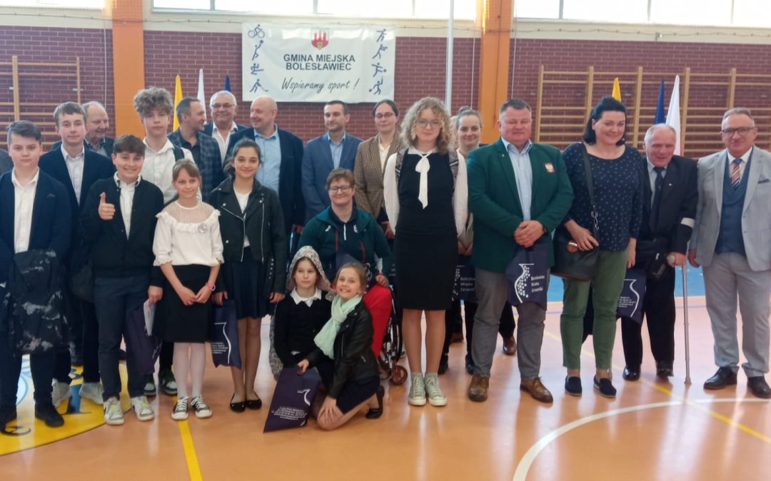 SUKCESY NASZYCH UCZNIÓW W PŁYWANIU