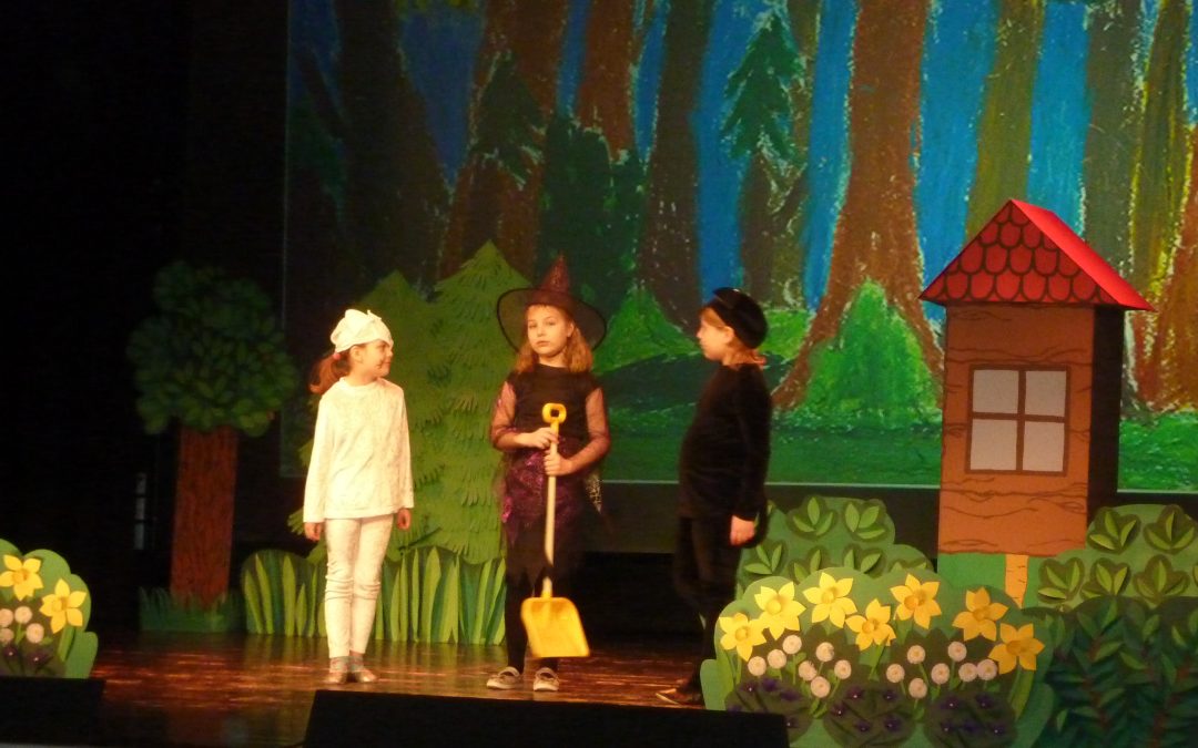 Klasy 1a i 1b SP w teatrze