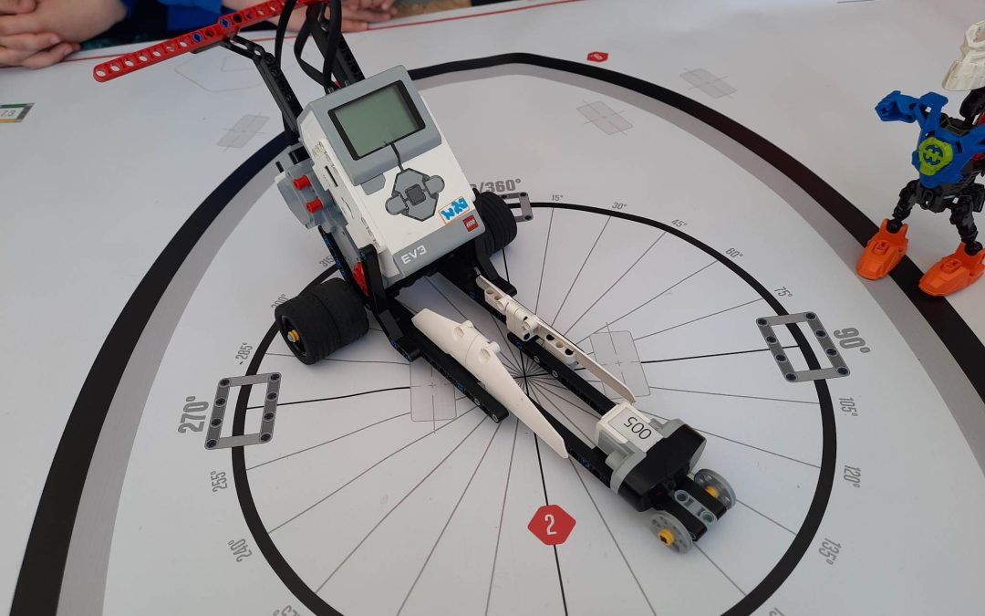 Klasy Ia i Ib SP na zajęciach z robotyki