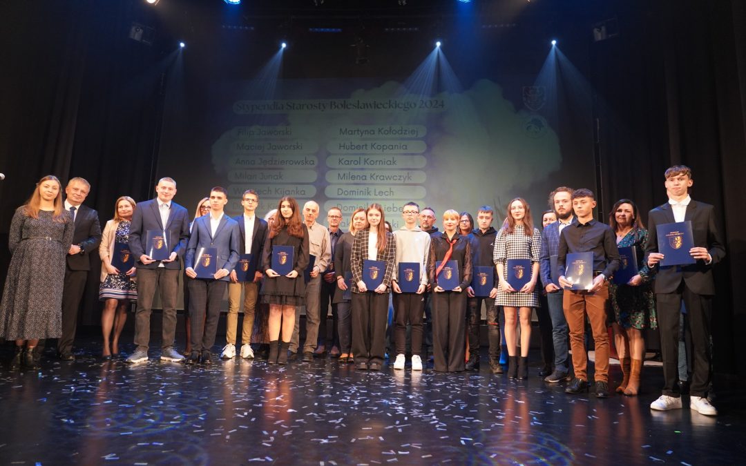 Nasi uczniowie i absolwenci ze stypendiami oraz nagrodami Starosty Bolesławieckiego