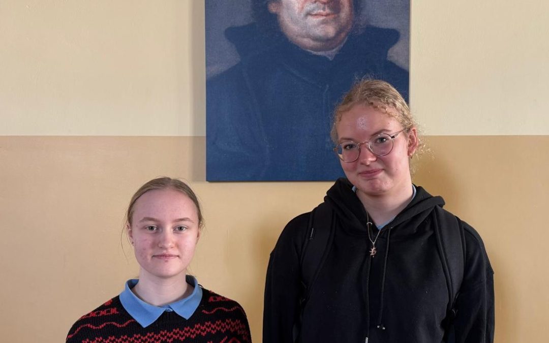 Dwie nasze licealistki Laureatkami IV Powiatowego Konkursu Języka Angielskiego dla uczniów kl. I-V szkół ponadpodstawowych