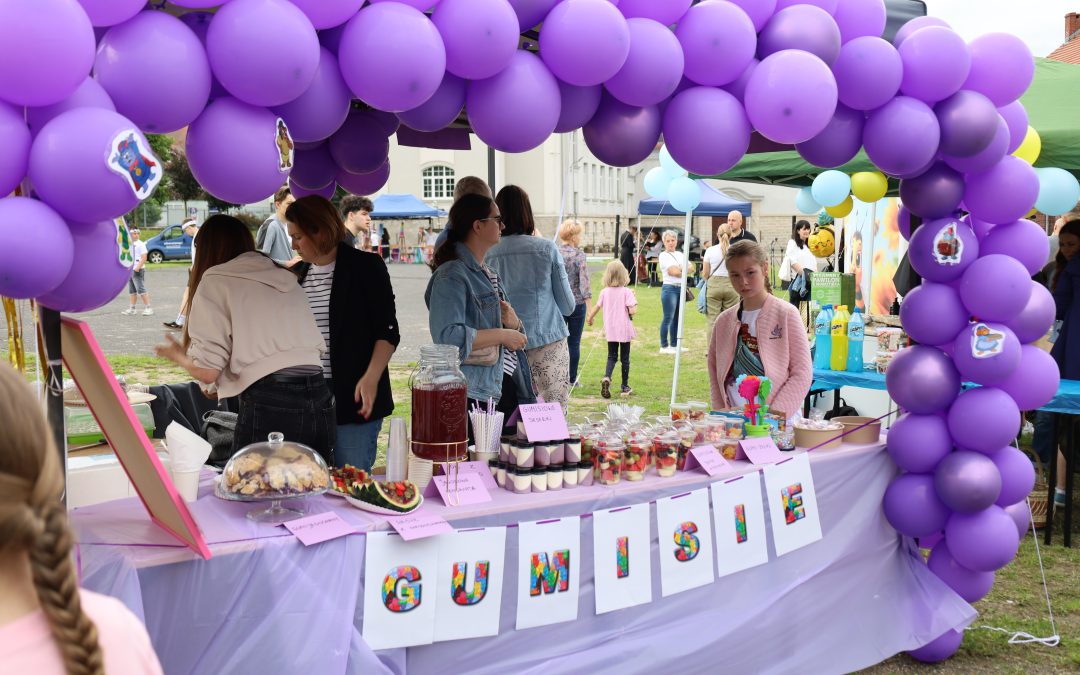 Za nami kolejny festyn szkolny. Było… bajkowo!