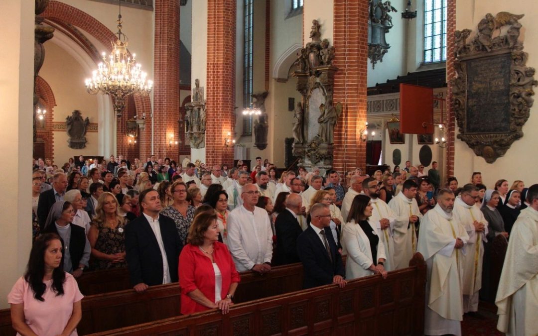 W ramach świętowania Jubileuszu Roku 2025 w Legnicy odbył się Jubileusz Oświaty.