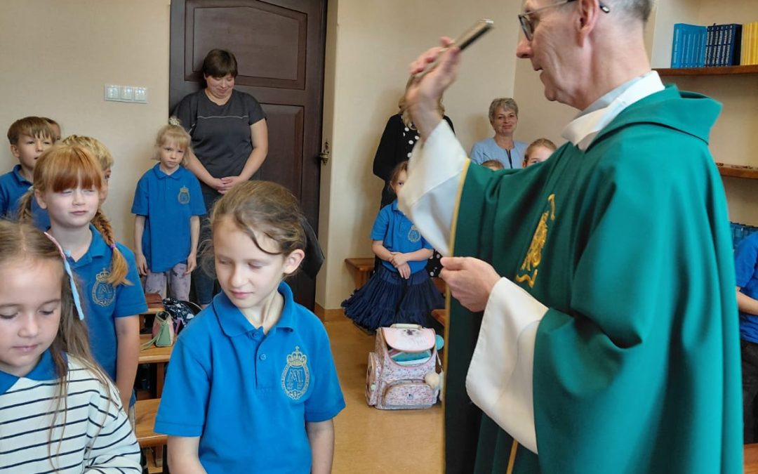 Poświęcenie tornistrów i przyborów szkolnych