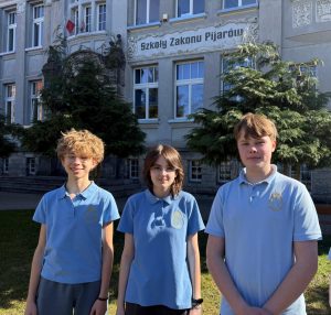 Karol Hałka, Maria Kozicka, Wiktor Opała, kl. 8a