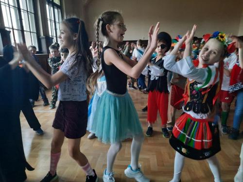 274293362_489274252828435_114537330308170205_n