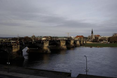 40c7656f-9a2a-4d28-92c1-cdc8c2bc0b8f