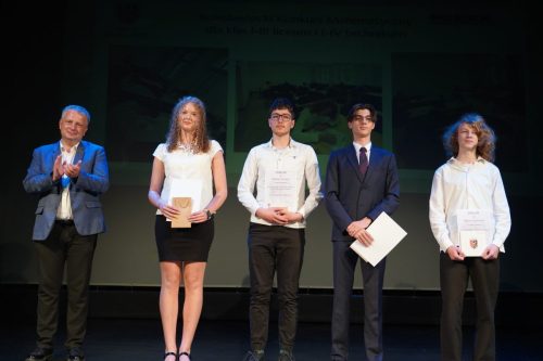 508490869_1128660679290709_3183395274551991665_n